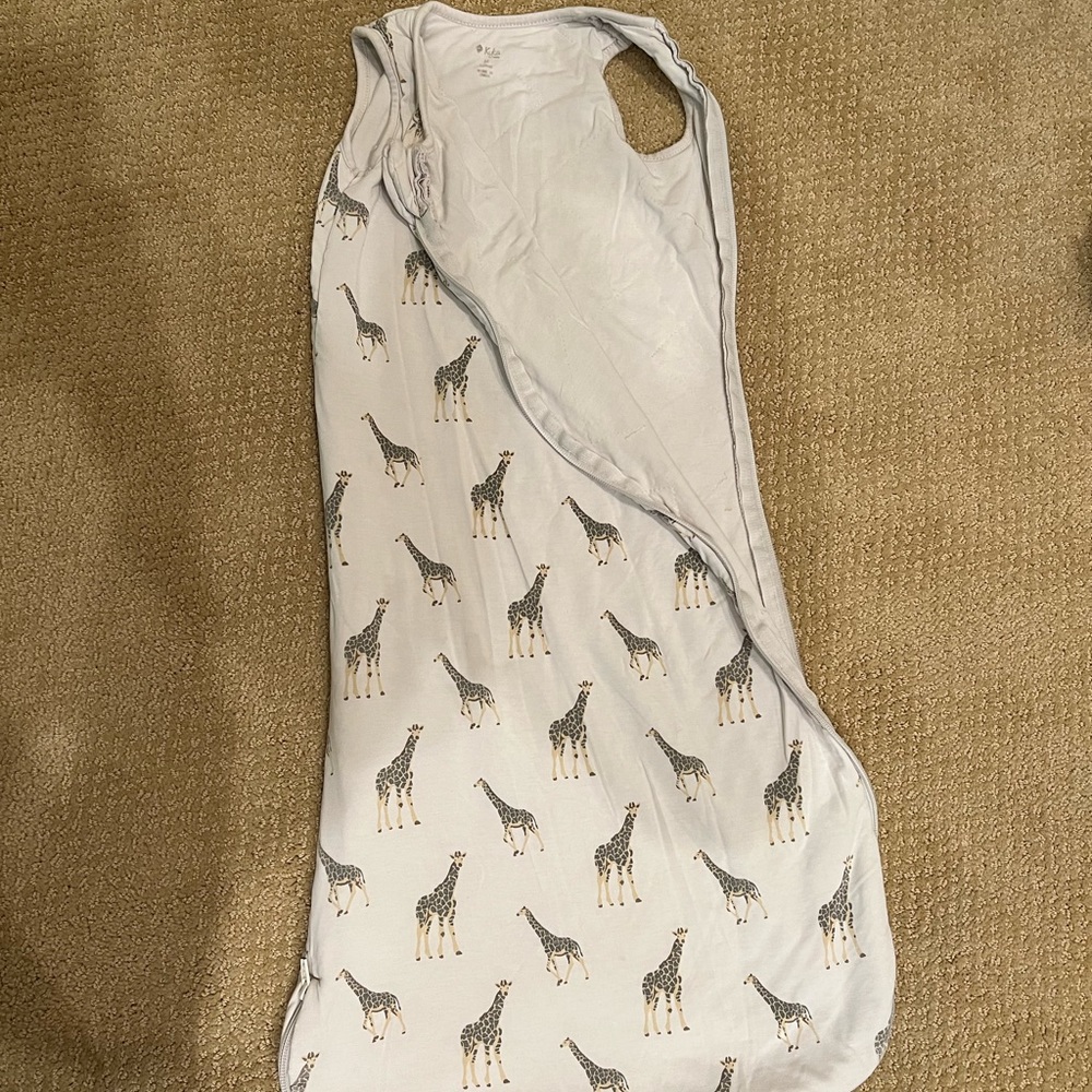Good condition! Giraffe print size medium 1.0 tog